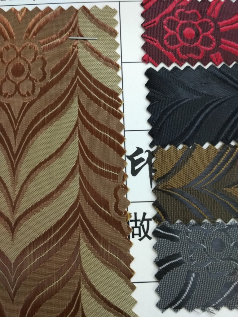 Factory direct sales of multi-color jacquard tree leaf pattern 60-thread sheepskin pattern jacquard foam fashionable backpacks, handbags and briefcases pic 3