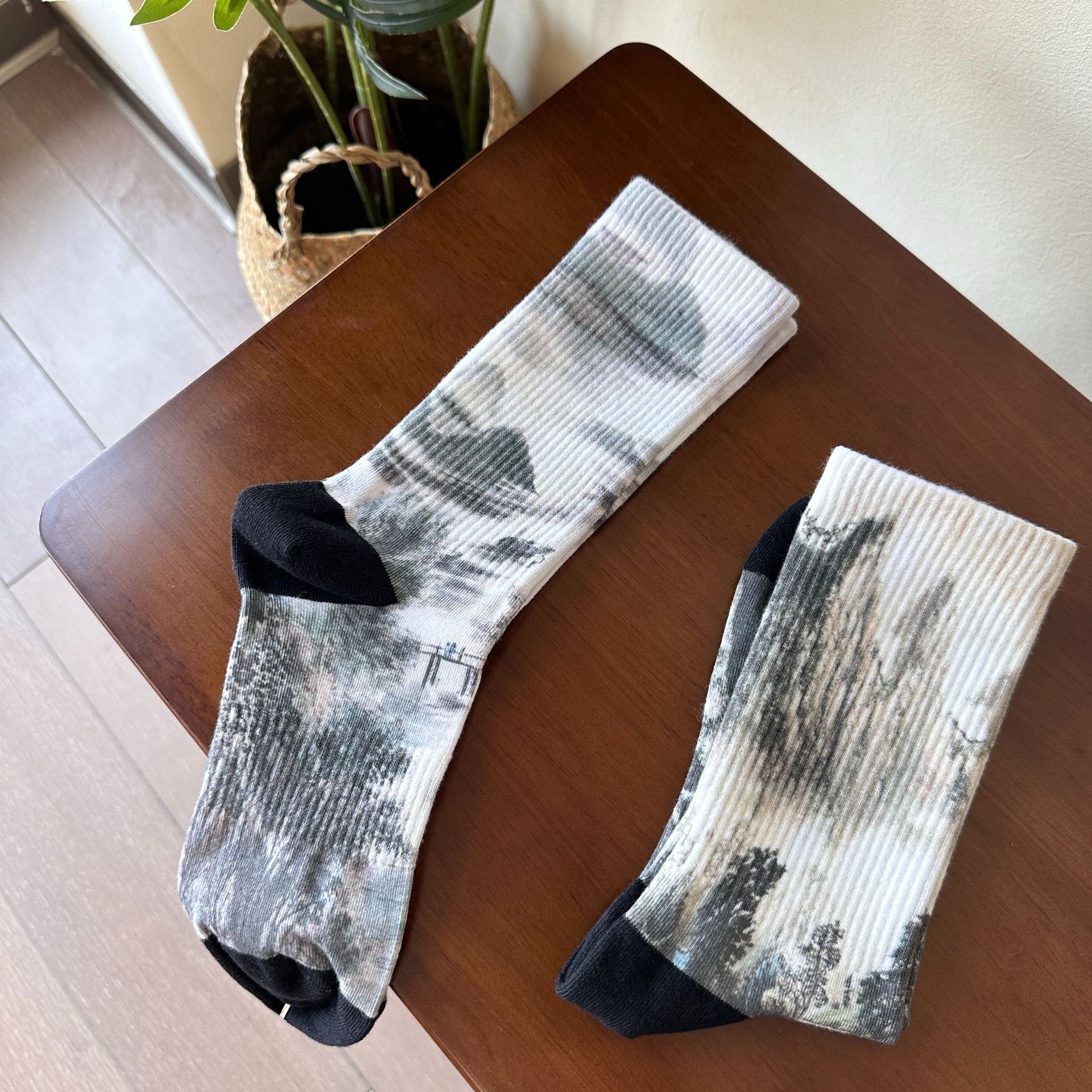 国潮国风男袜复古水墨山水画意境国潮中筒袜印染棉袜匠心设计款袜子男详情9