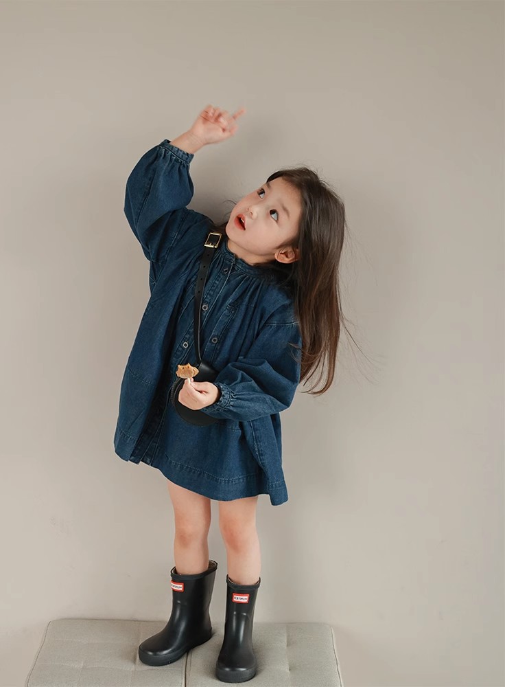 女童裙子立领单排扣水洗牛仔裙连衣裙23春秋装新款外贸童装货源详情2