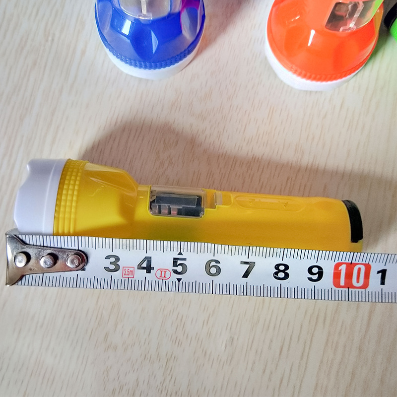 One-yuan and two-yuan hand lights, night lights, flashlights, portable large flashlights, one-yuan and two-yuan supply pic 4