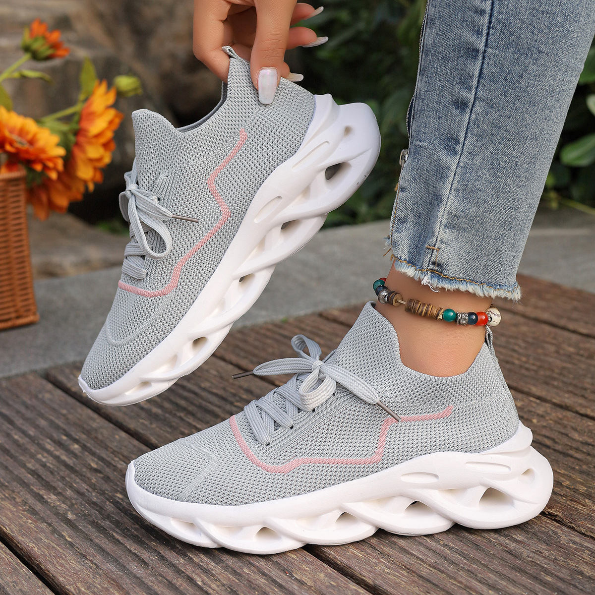 跨境外贸秋季女士帆布鞋轻便耐磨休闲一脚蹬老北京布鞋详情4