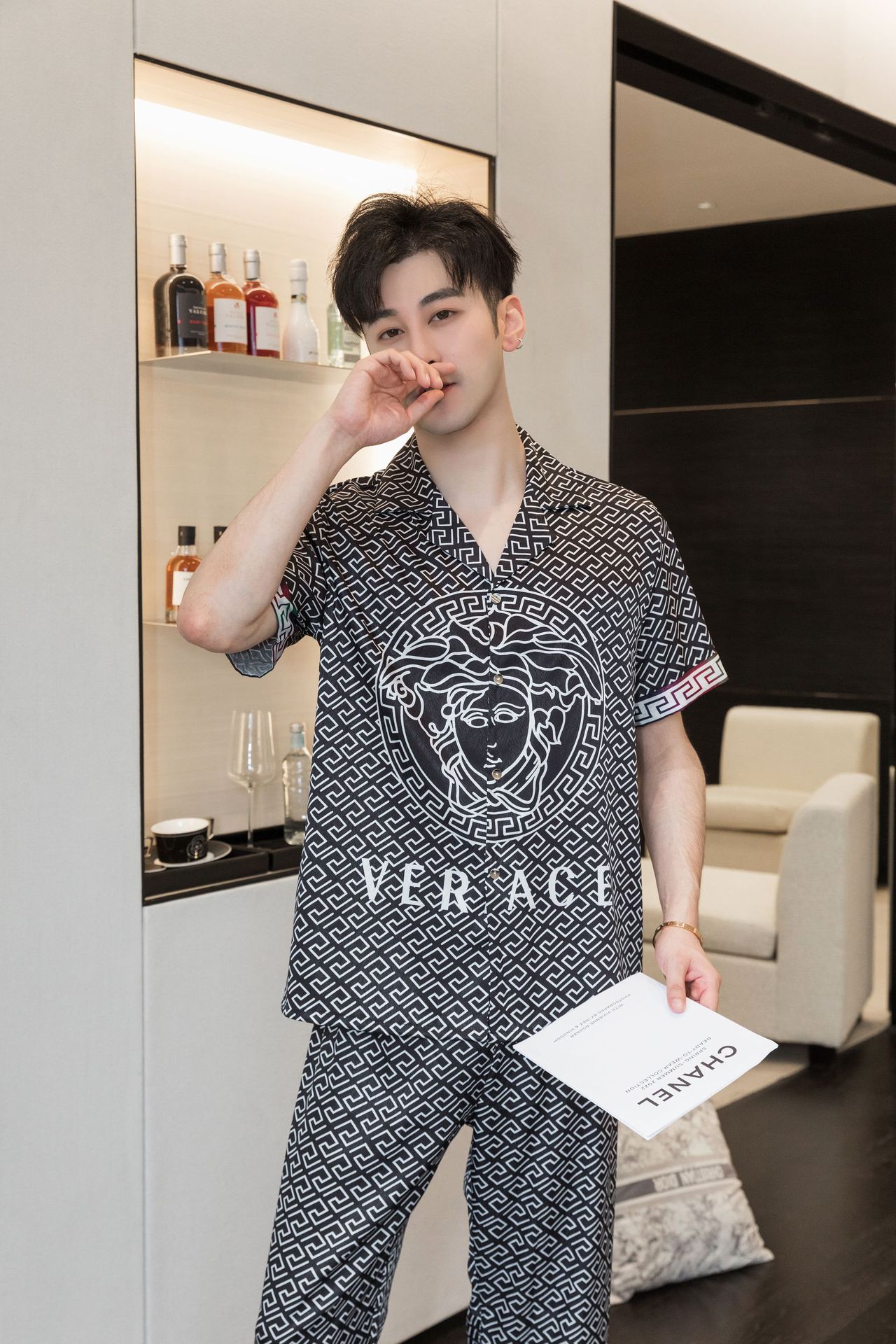 春夏新款冰丝情侣睡衣女短袖长裤套装男士高级感家居服外穿欧美风详情9