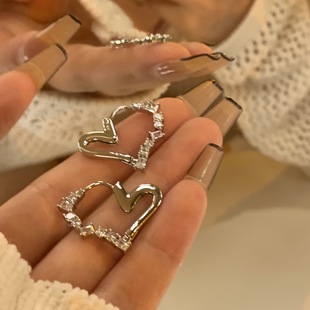 The 2025 new cold style earrings, a niche design for women, zircon ear buckles S925 silver needle, a popular earpiece pic 15