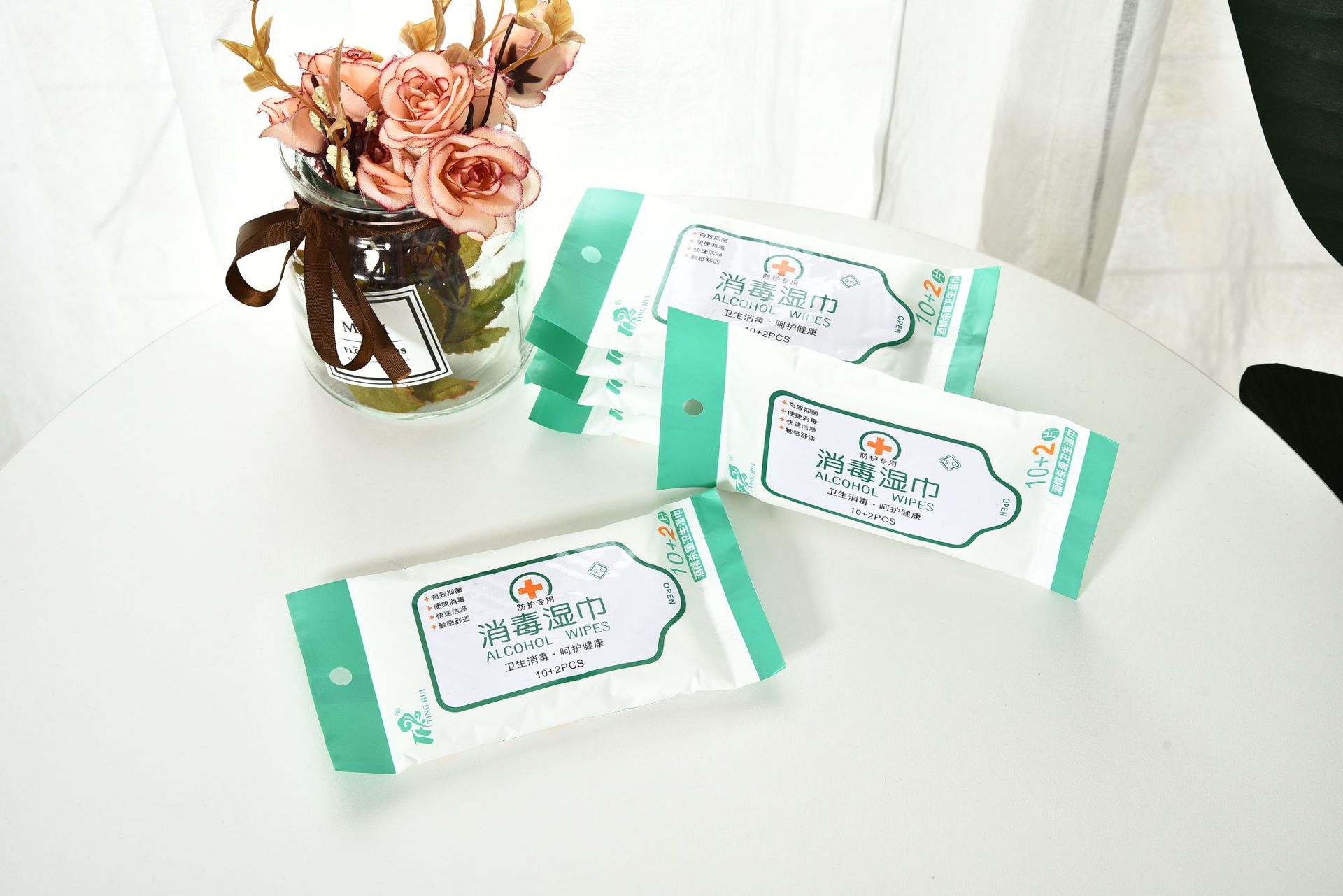 10 portable student disinfectant wipes are included, along with 2 portable hand-drying and sterilizing household antibacterial tissues pic 3