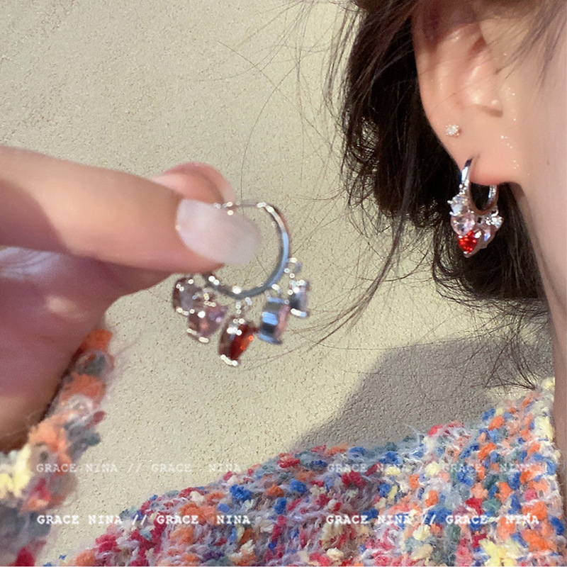 Instags-style pearl heart-shaped earrings for women, exquisite, niche, versatile and high-end stud earrings, 925 silver needle best-selling earrings wholesale pic 15
