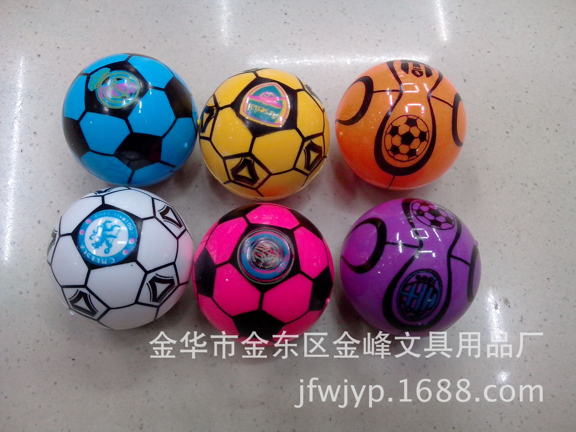 足球型卷笔刀 创意手动铅笔刨学生办公用品削笔器详情3