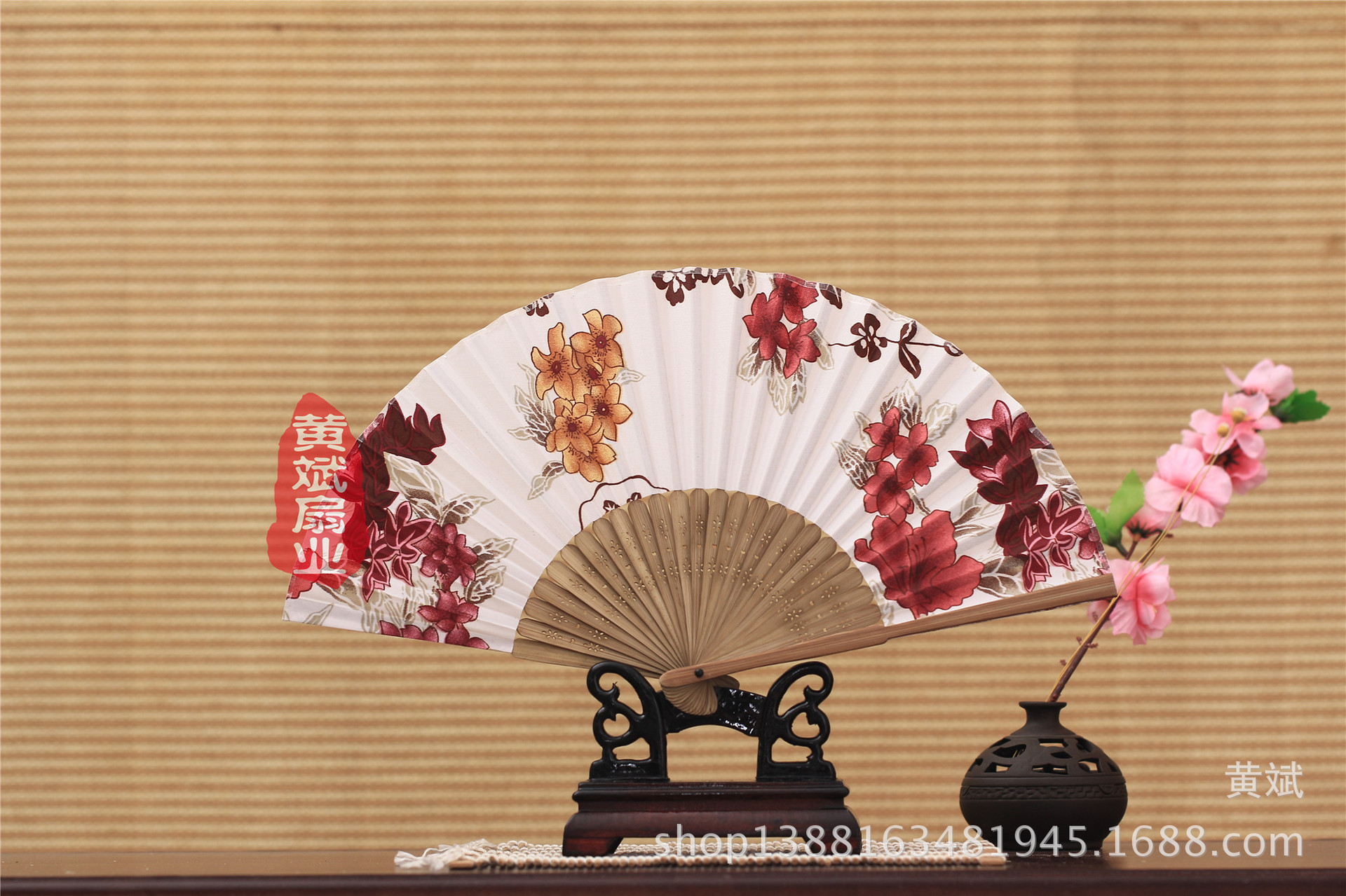 厂家直销 竹骨中国风工艺品女扇 复古绸布扇 日式和风折扇 批发详情15