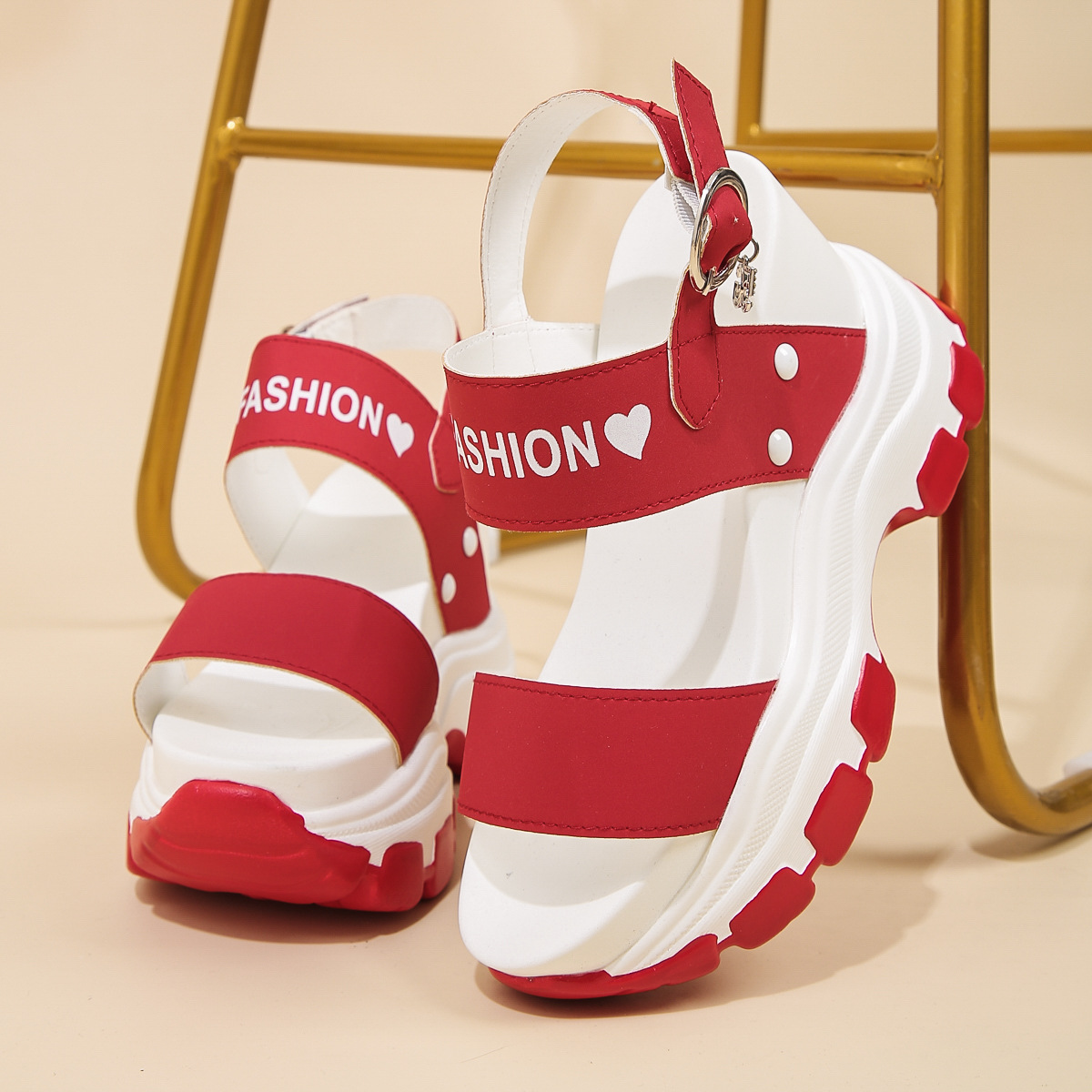 2024春夏新款外贸大码厚底坡跟女士休闲凉鞋temu纯色简约厚底松糕详情6