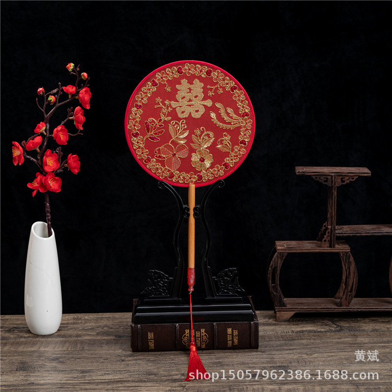 古风婚礼团扇刺绣宫扇盘金绣新娘伴手礼拍照道具扇子金色喜字喜扇详情4