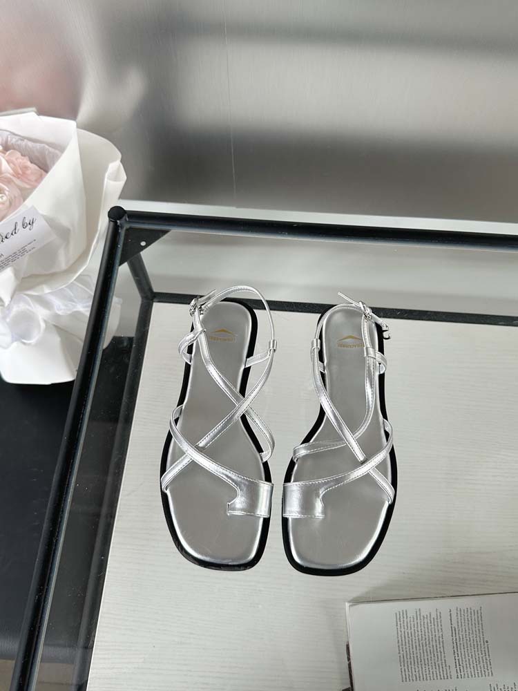 法拉娇贝2024夏季新款罗马风平底凉鞋套趾交叉带小众设计气质女鞋详情4