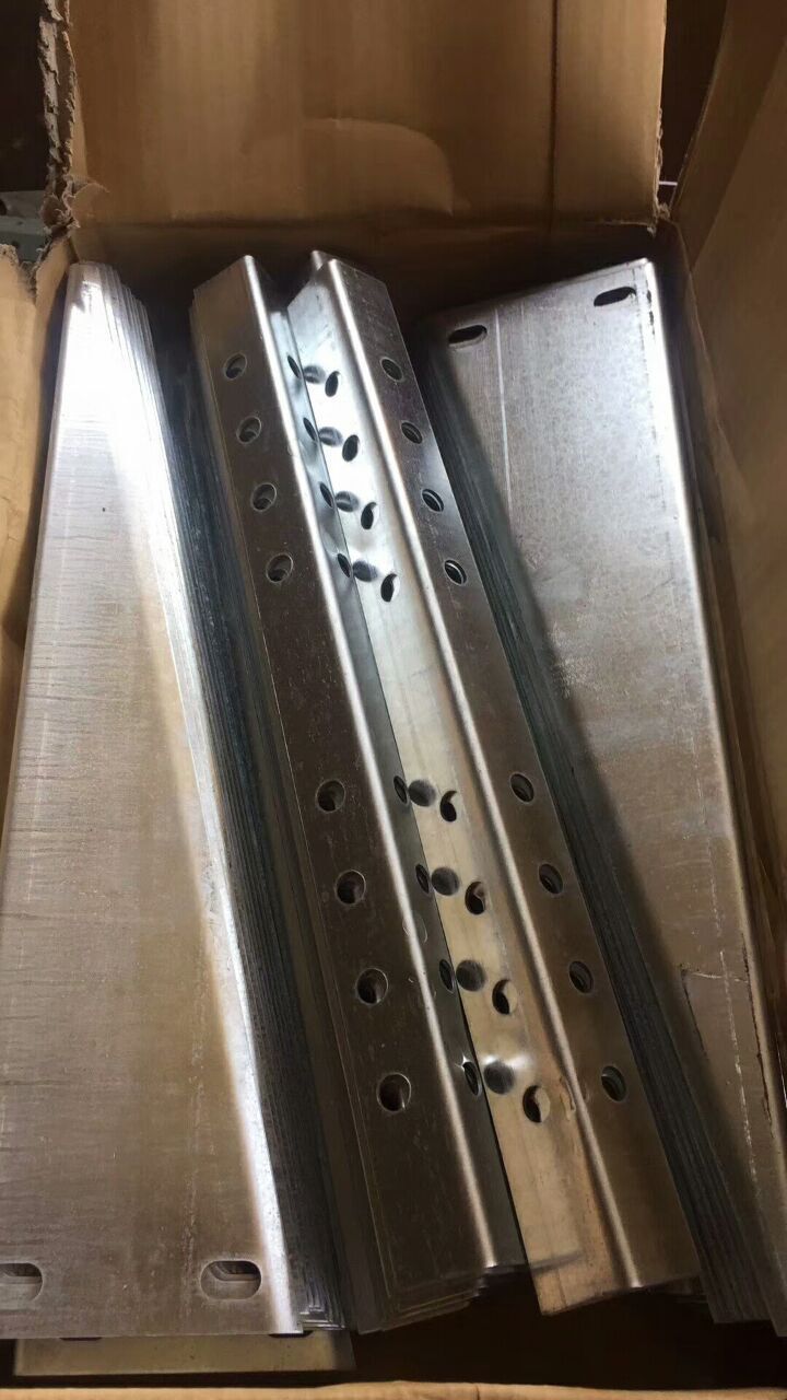 Specializing in the production of galvanized air conditioner brackets and galvanized air conditioner outer frames pic 5