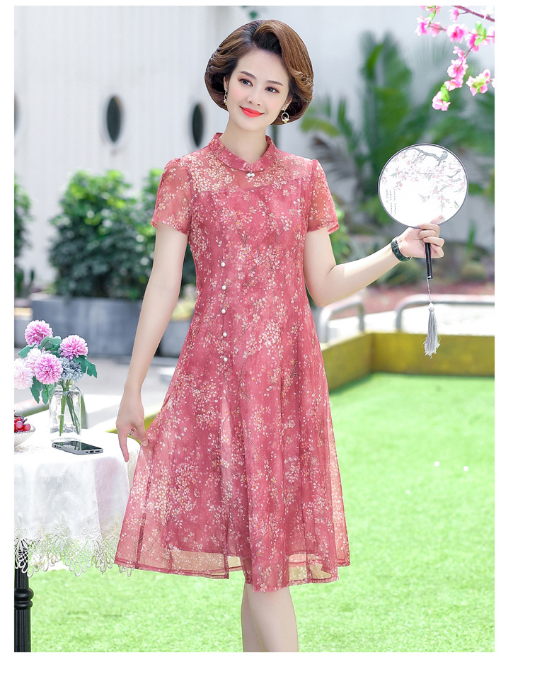 The 2022 new summer mom dress for middle-aged and elderly people aged 40 and 50 short-sleeved chiffon dress is elegant and stylish, making them look younger and slimmer pic 46