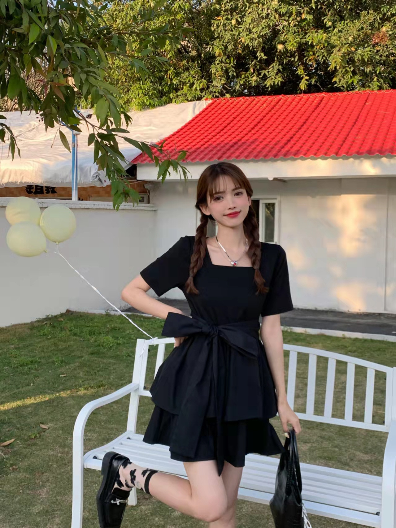 The new summer dress features a French Herben style with a slimming and elegant appearance. It is a trendy short-sleeved pleated dress with a bow tie and a cinched waist pic 12