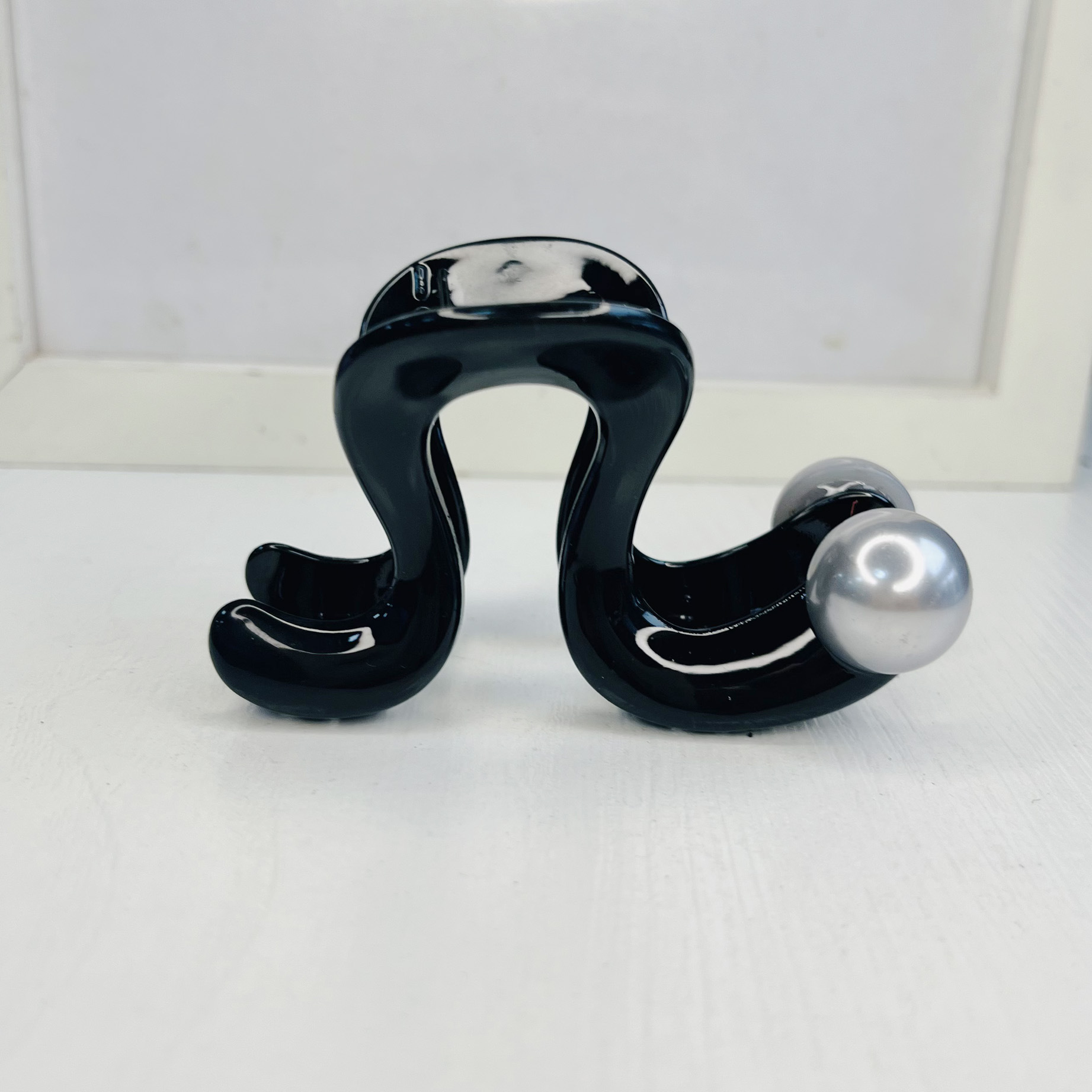 The 2025 National Trend series hairpins feature a niche design with geometric leopard print pearl hairpins, exuding a feminine and high-end charm. They are medium-sized semi-clip headwear pic 9