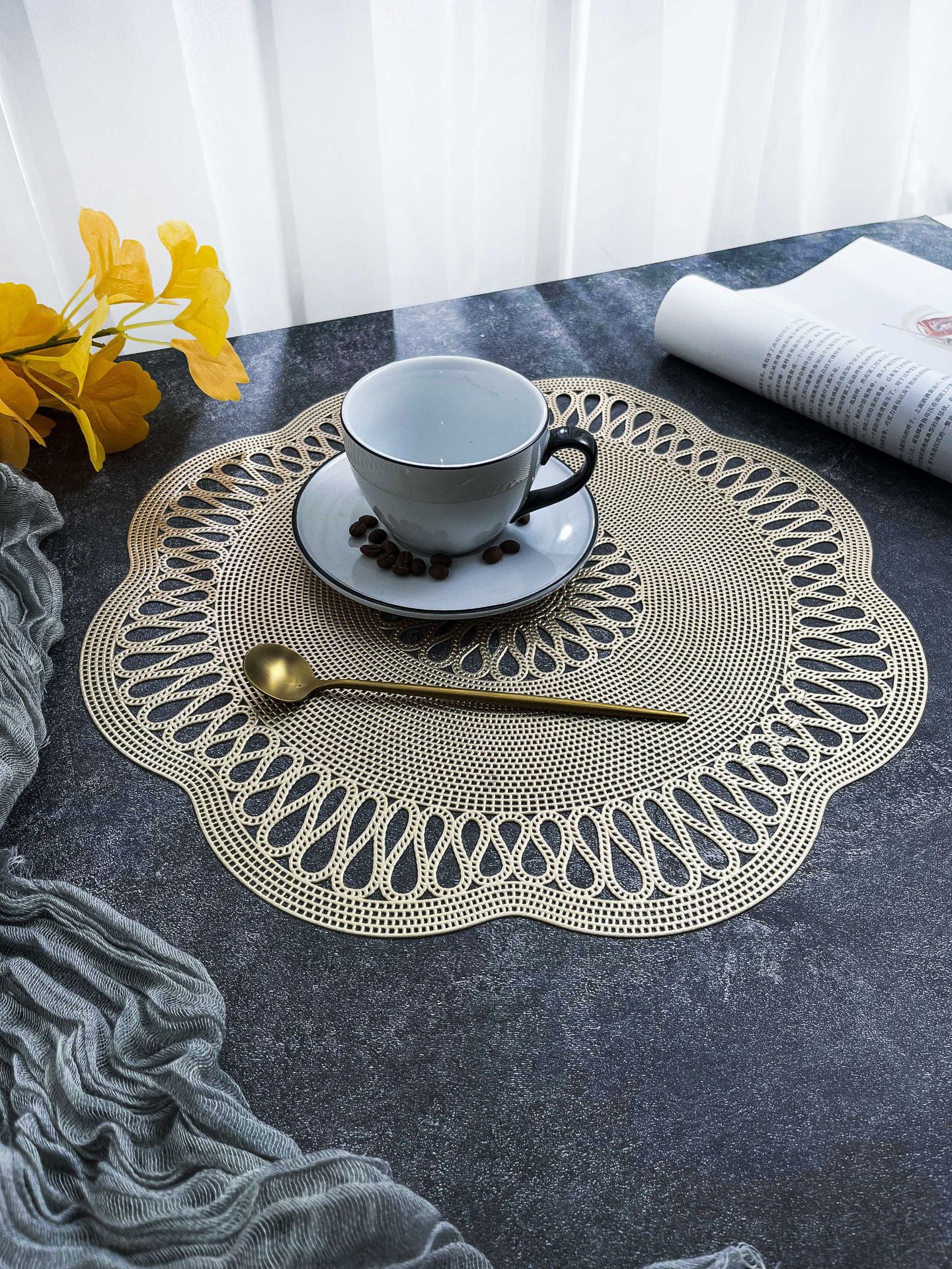 欧式复古镂空pvc花朵餐垫 防烫隔热垫简约轻奢风西餐垫家用餐桌垫详情10