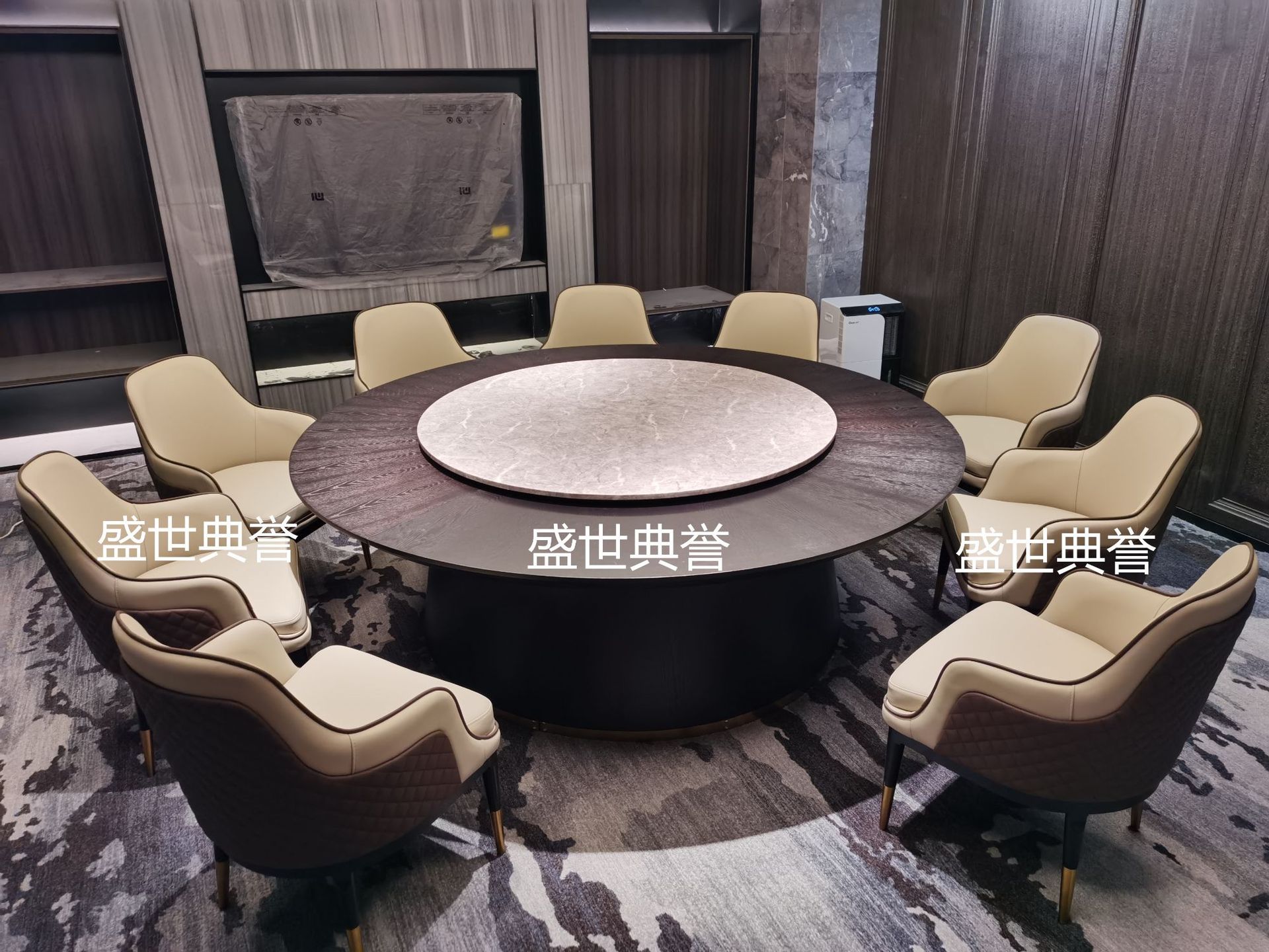 Solid wood dining tables and chairs for five-star hotels in Anshan, solid wood Bentley chairs for seafood hotels, modern light luxury dining chairs and armchairs pic 6