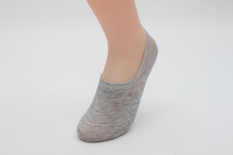 Primavera verano nuevo calcetines barco calcetines invisibles de boca rasa transpirable algodón simple calcetines para mujeres color sólido silicona antideslizante calcetines al por mayor pic 31