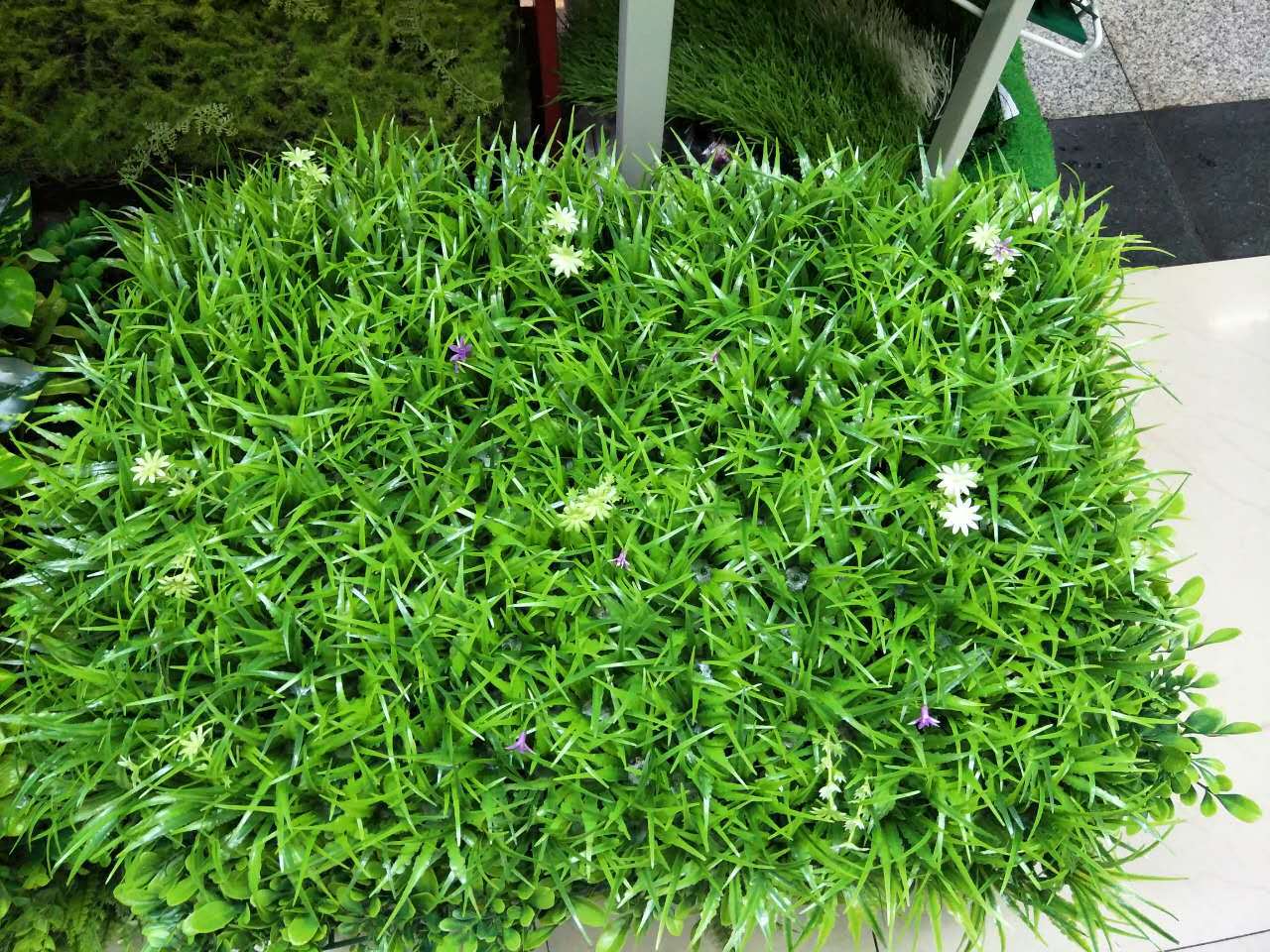 Yiwu factory direct sales, wholesale of artificial tall seedling lawns, artificial turf plastic 60*40cm, densified and thickened pic 2