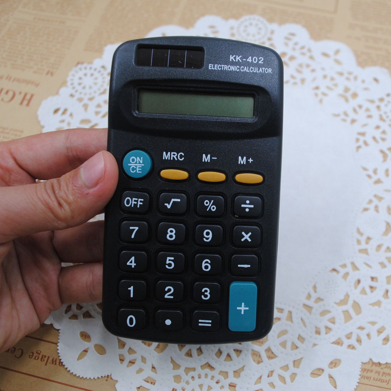 Dongnan 402 Mini Calculator, Cartoon Calculator, Ultra-small Calculator, Portable Computer pic 3