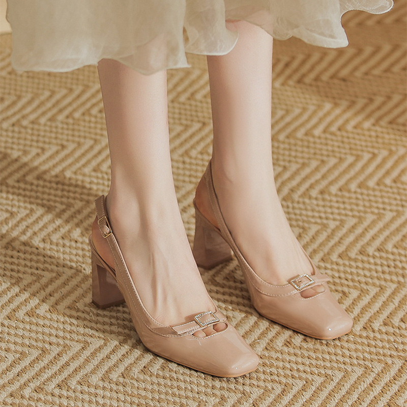 The new 2024 Spring/autumn collection of Mary Jane shoes, featuring a stylish square-toed one-shoulder style, is made of genuine leather with a shallow opening, thick mid-heel, and is a wedding shoe pic 4