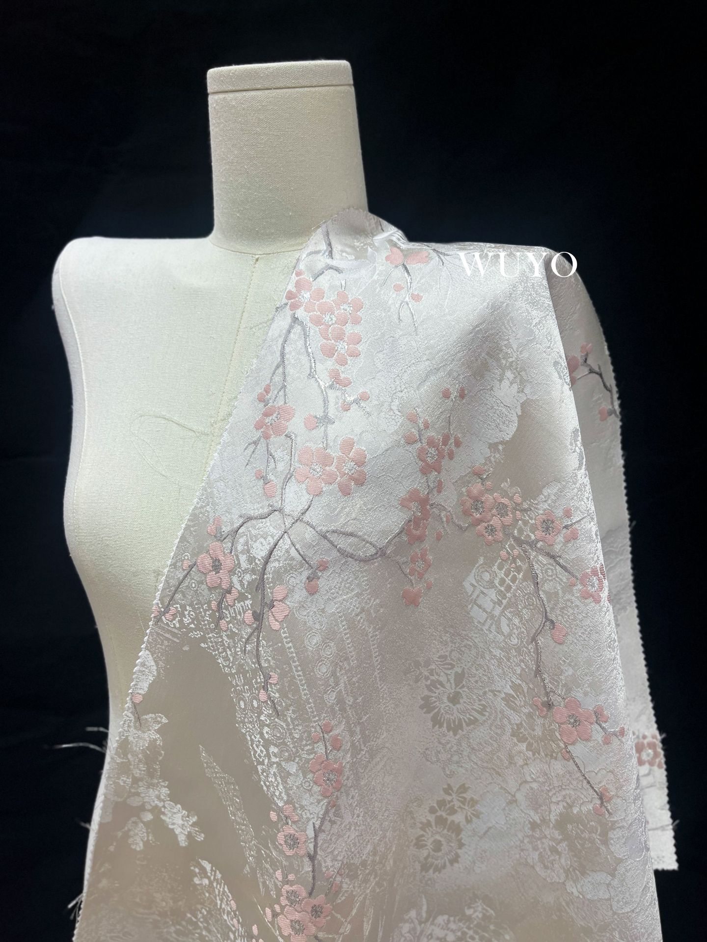 国潮新中式时装面料秋冬梅花香色织提花国风旗袍马甲详情12