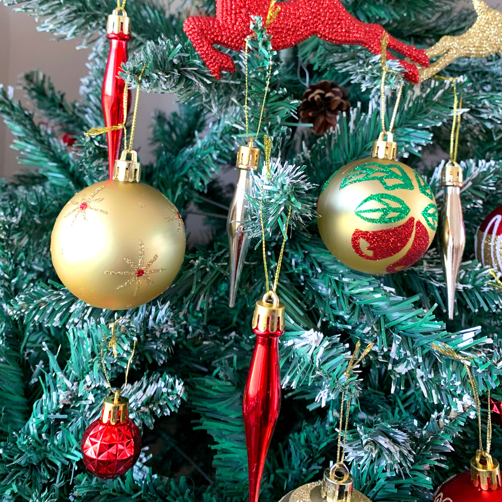Temu/SHEIN Christmas decorations: Electroplated deer plastic balls, painted Christmas ball sets, Christmas tree pendants pic 13