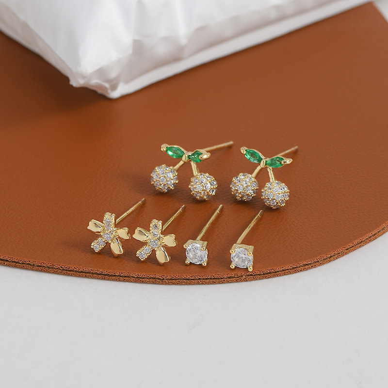 S925银针一卡三对套装耳钉女睡觉不用摘樱桃花瓣耳饰简约学生耳坠详情7