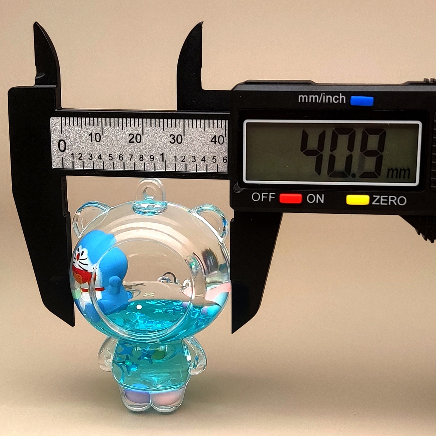 创意亚克力入油流沙瓶蓝色卡通钥匙扣香水汽车配饰桌面摆件饰品详情2