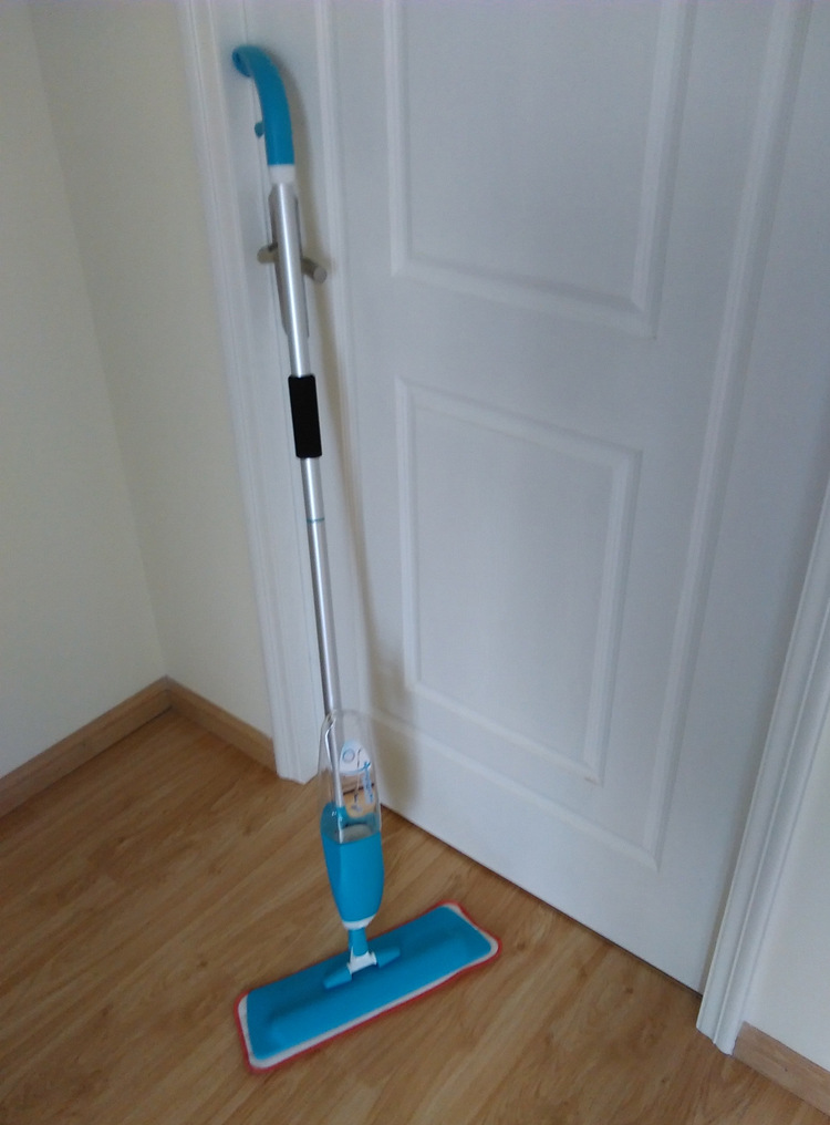 Factory wholesale water-spraying mops, lazy household flat mops, 360-degree rotating spray mops pic 1