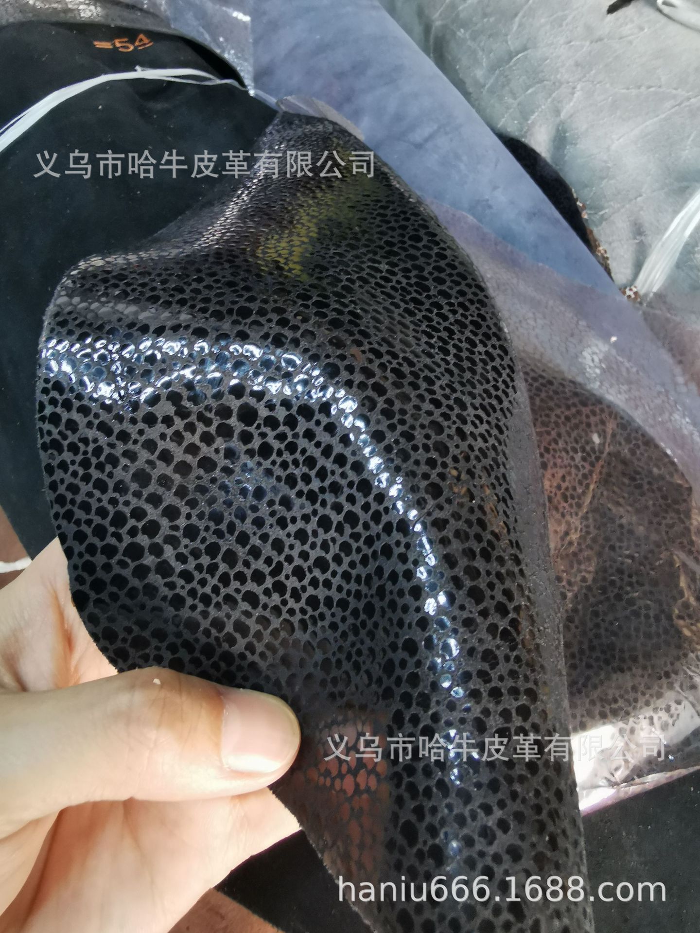 Hainiu genuine leather cowhide film can be custom-made in various colors, including small spot patterns, leopard patterns, cow patterns and thicknesses pic 4