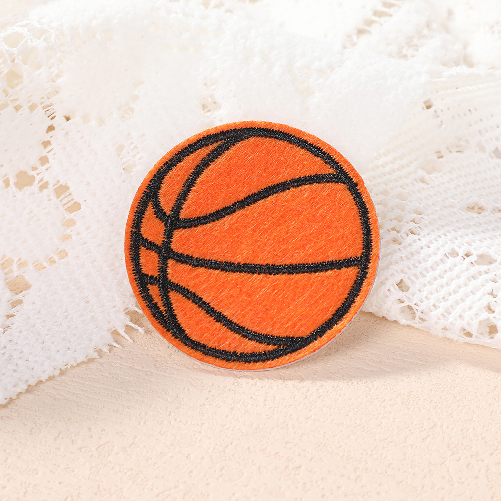 现代卡通刺绣外套T恤羽绒服胸贴包包装饰布贴衣服辅料童装补丁详情10