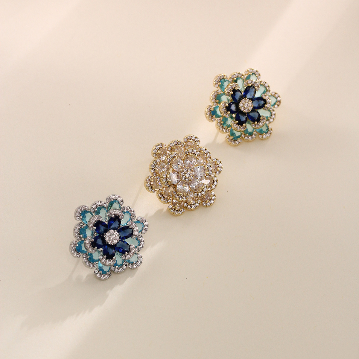 耳钉锆石花朵精致高级轻奢耳饰日常通勤厂家批发纯铜镀金S925针详情10