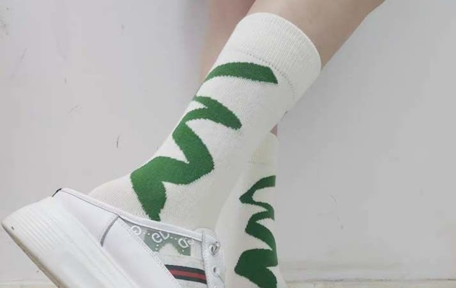 韩版ins风个性涂鸦中筒袜小众艺术油画线条中筒袜男女情侣长袜子详情18