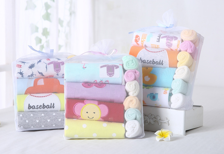 跨境批发婴儿服装男童女童欧美卡通宝宝长袖哈衣小方巾礼盒装详情4