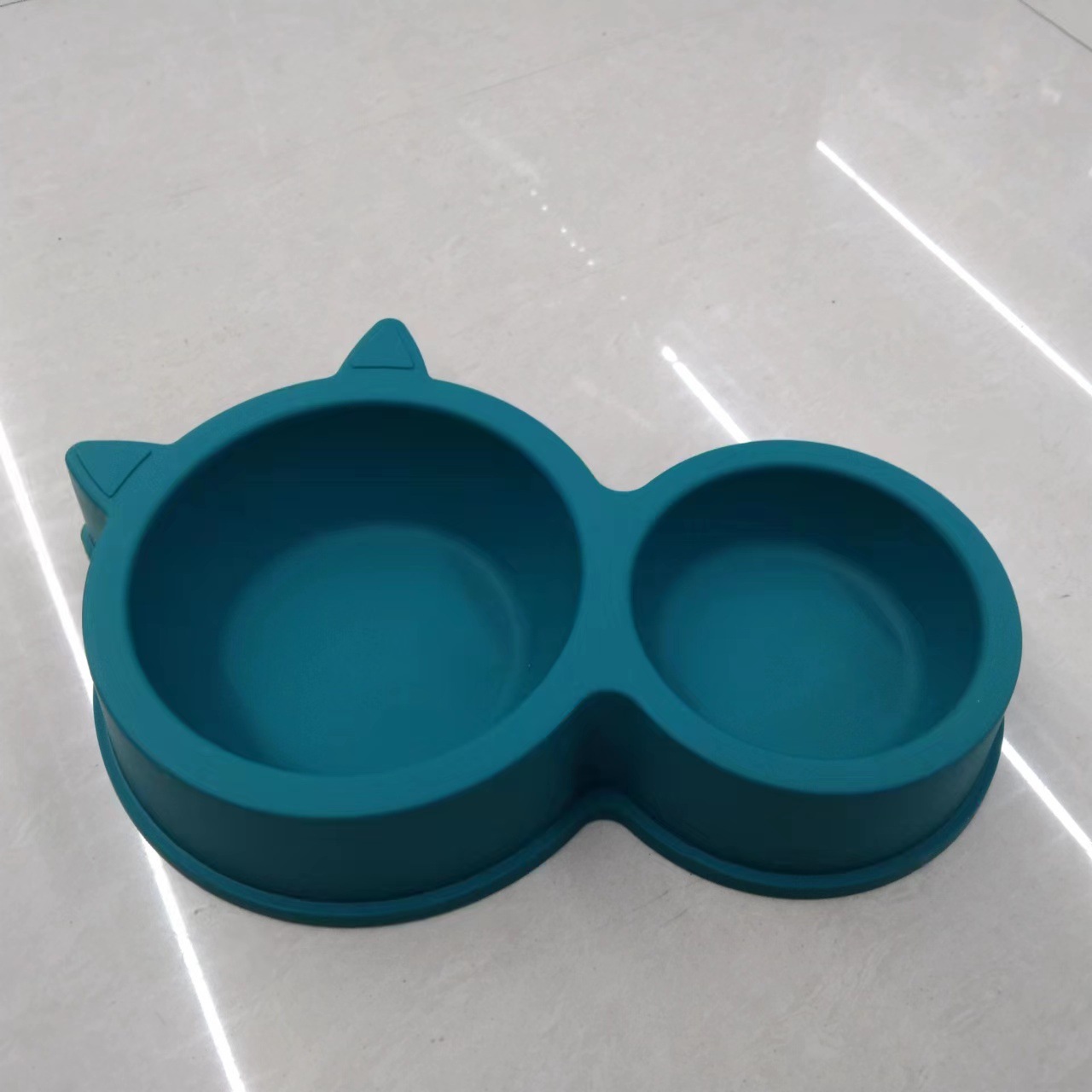 High-quality cat-shaped candy-colored pet feeding bowls, durable and anti-tipping double-bowl pet feeding basins pic 6