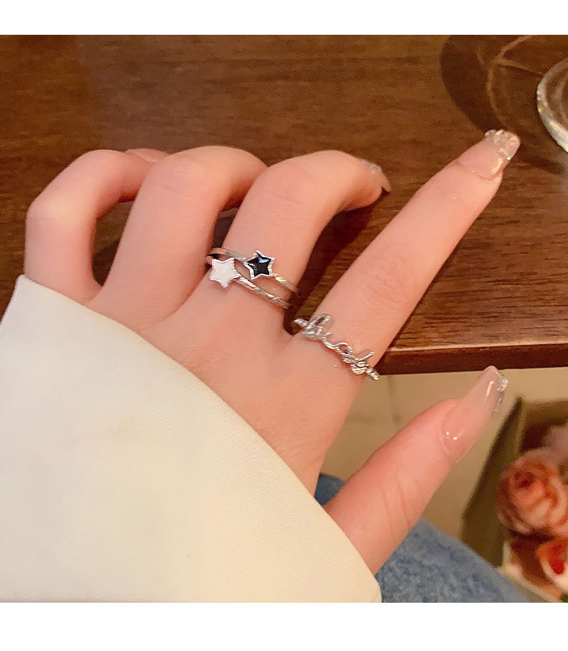 The star lucky letter sparkling diamond ring is a niche design with a cold and elegant style for women. It exudes a sense of sophistication and is a sweet and cool all-rounder accessory pic 14