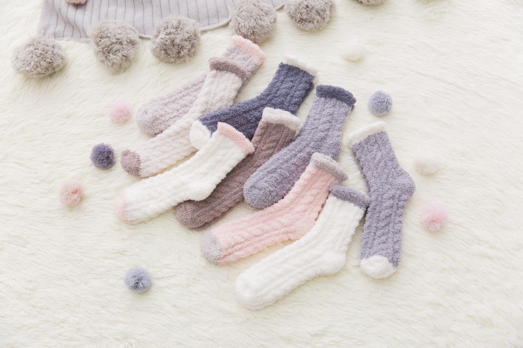 珊瑚绒女袜子批发 韩版家居珊瑚绒加绒加厚保暖中筒地板袜详情2
