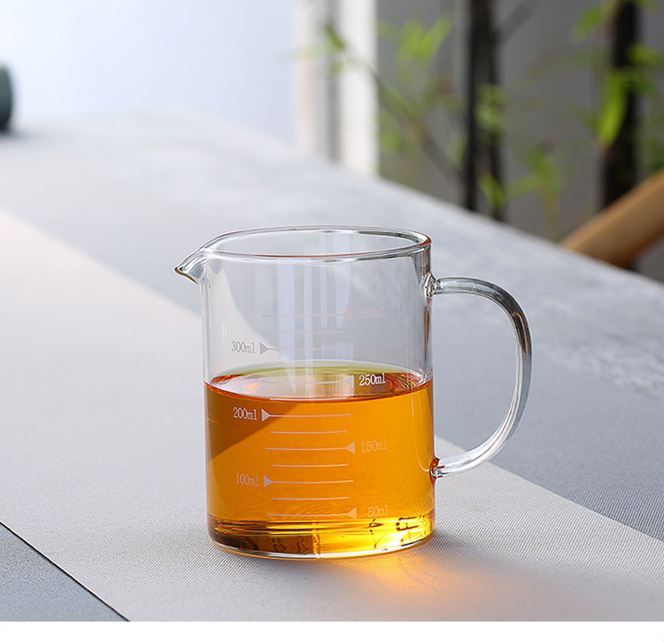 Taza de medición de vidrio resistente a altas temperaturas vaso de borosilicato de alta temperatura para hornear en casa taza con escala vaso de vidrio engrosado taza de medición pic 19