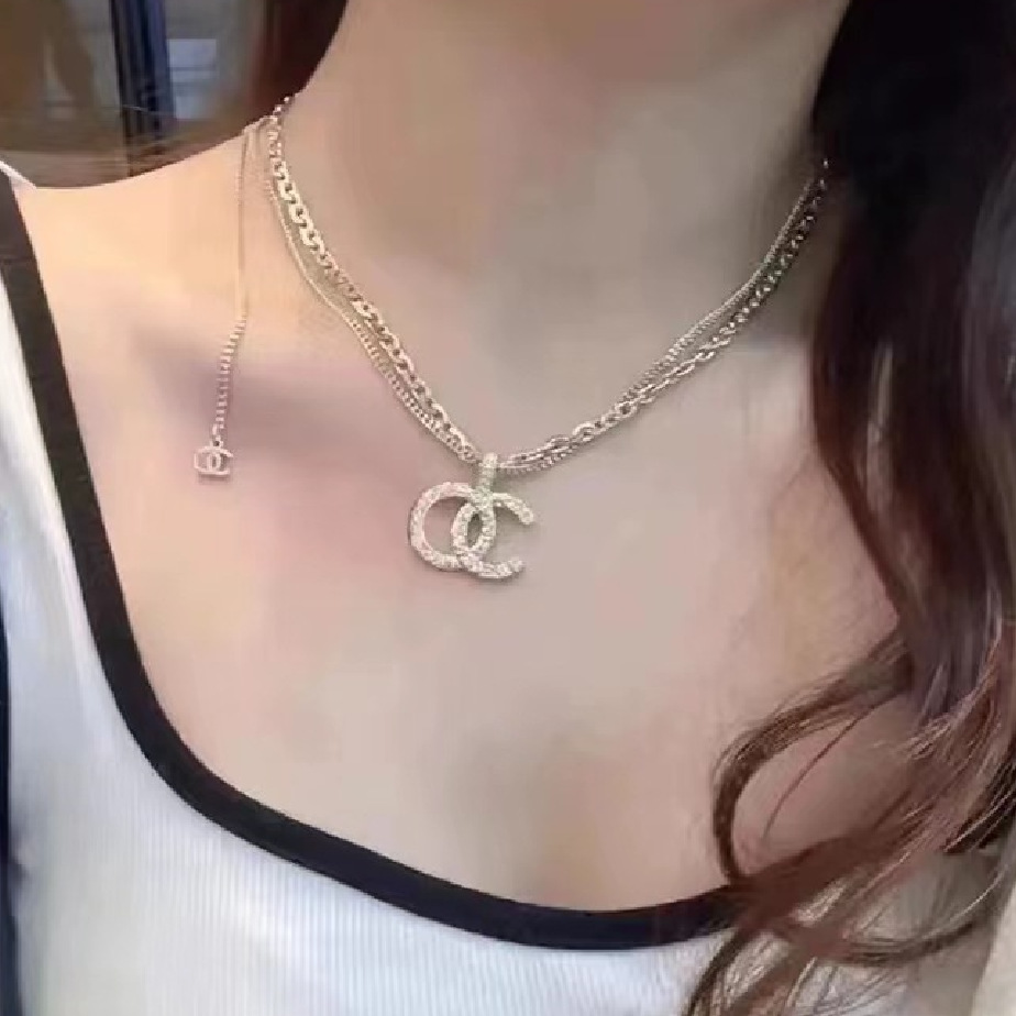 小香项链女新款香奶奶高版本跨锁骨链境复古双C珍珠毛衣链厂家直详情2