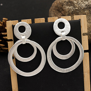 童翎亚马逊热销跨境欧美大气夸张耳坠时尚百搭几何金属中长款耳针批发详情16