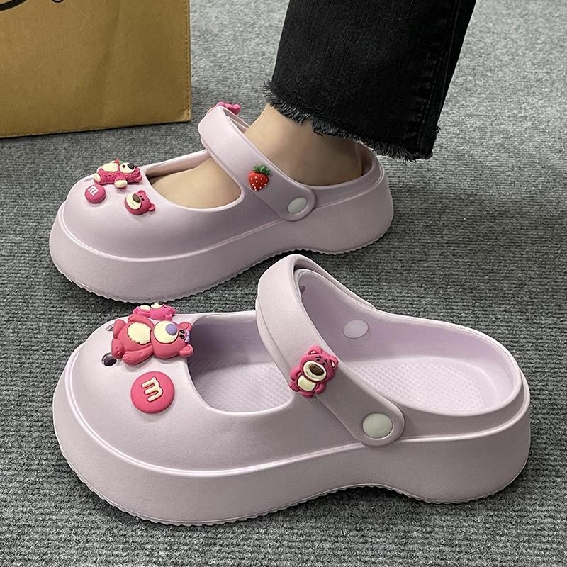 小红书草莓熊洞洞鞋女外穿卡通可爱可拆卸拖鞋DIY闺蜜凉拖鞋批发详情9