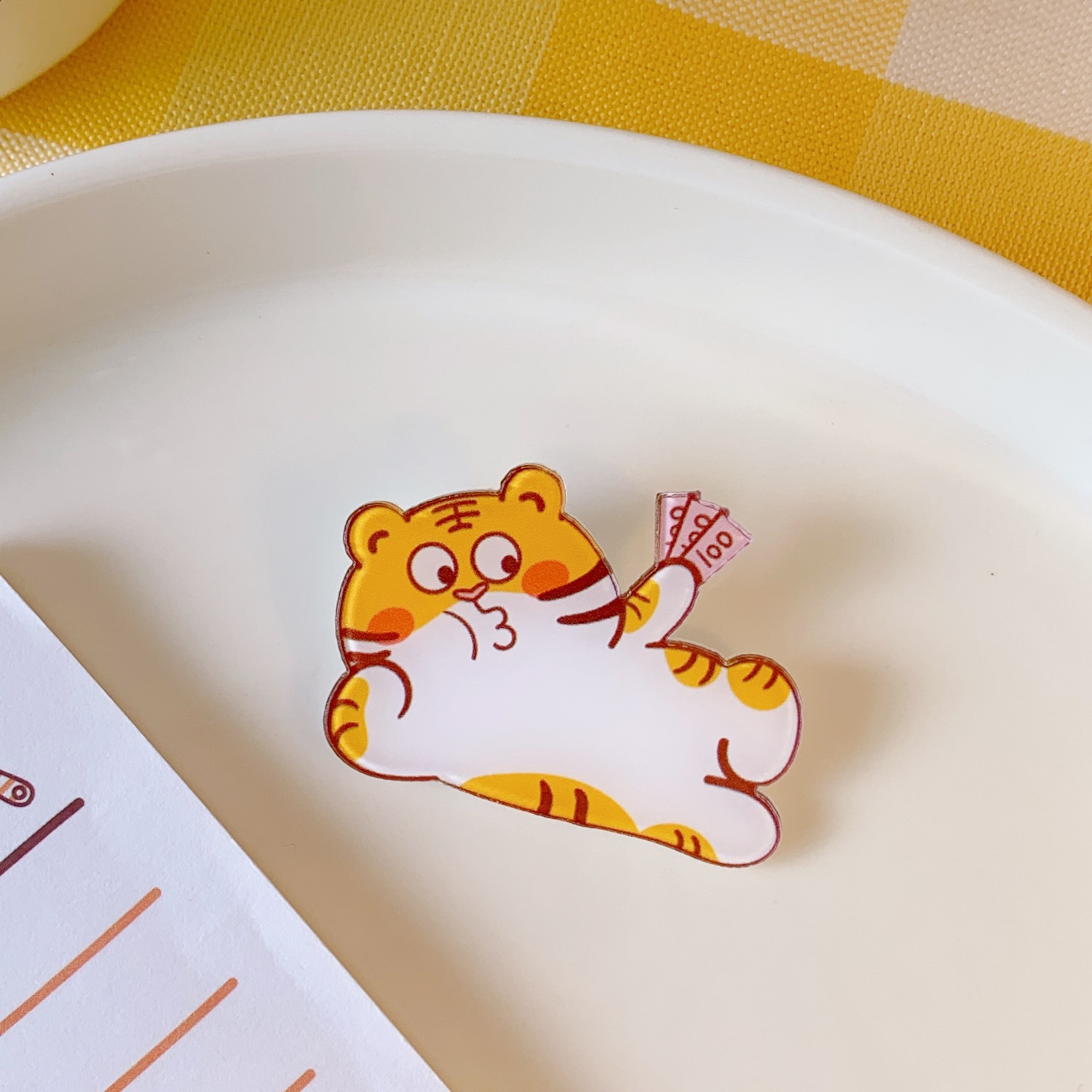 ins风潮可爱甜美小老虎亚克力胸针包包服装装饰配饰卡通创意徽章详情29