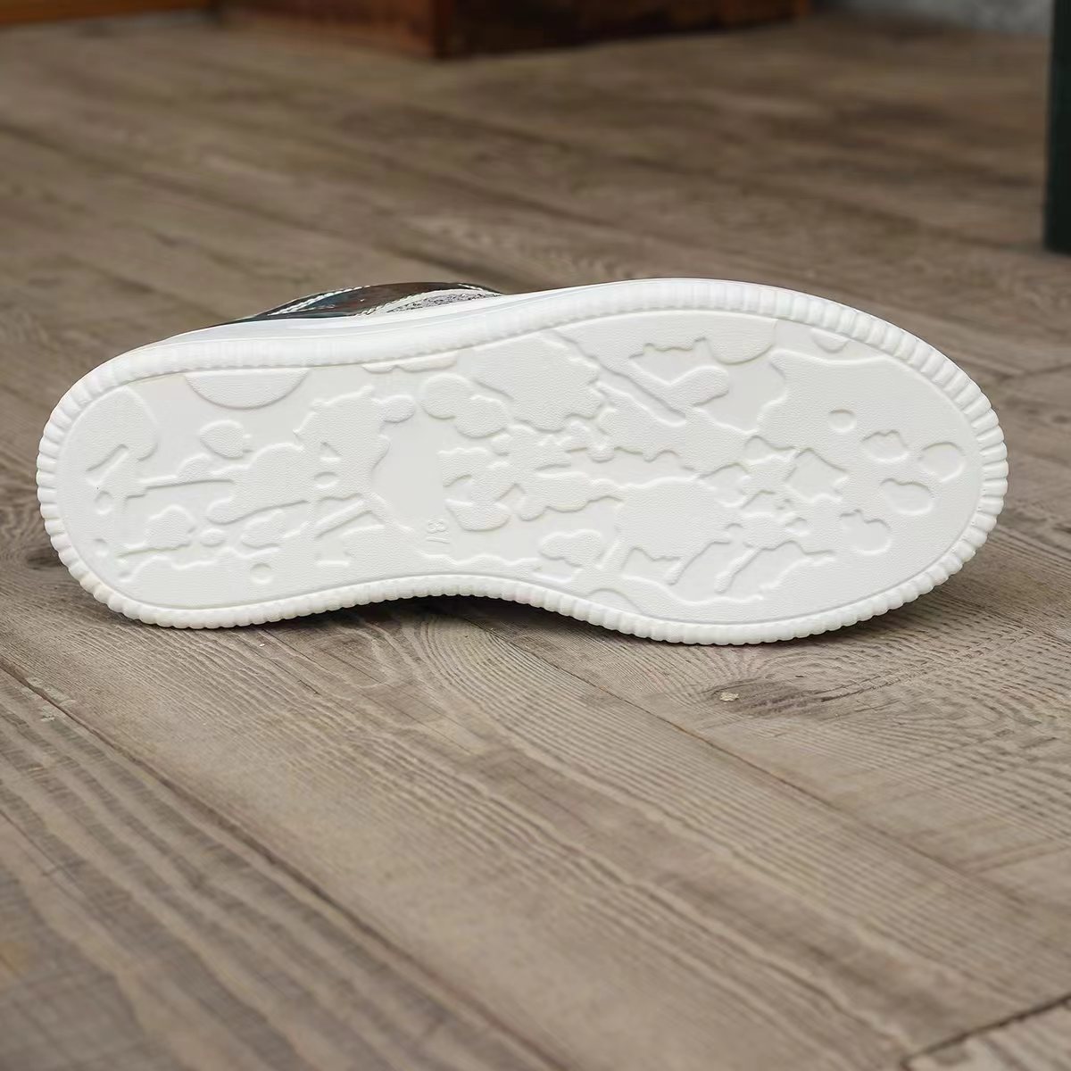 外贸大码厚底亮片潮流时尚休闲运动板鞋2024新款户外平底跨境单鞋详情6