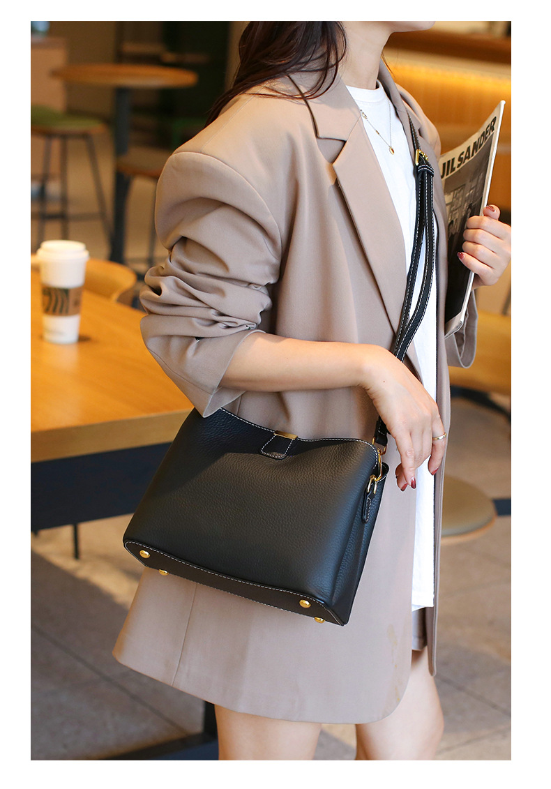 Crossbody bag for women in summer 2024, a versatile bag for women, a high-end, niche handbag with a large capacity pic 20