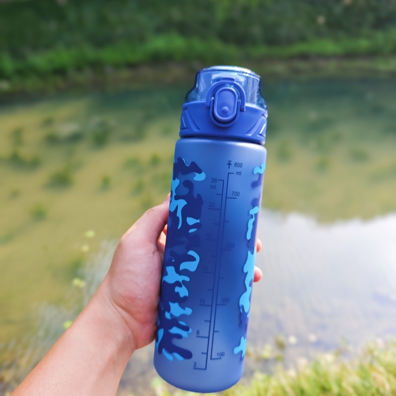 Wholesale water cups, portable camouflage sports water cups, rope lifting, camping, student military training, high appearance level outdoor water bottles for men and women pic 10