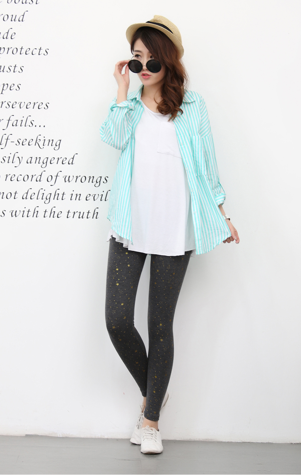 The new basic slimming style from Dongdaemun, South Korea, featuring star-studded nine-inch skinny leggings pic 25