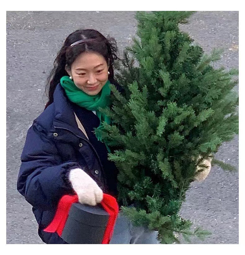 2022 Winter new style of Korean Dongdaemun th*bar*net stand-up collar 90 white duck down down jacket for women in stock pic 25