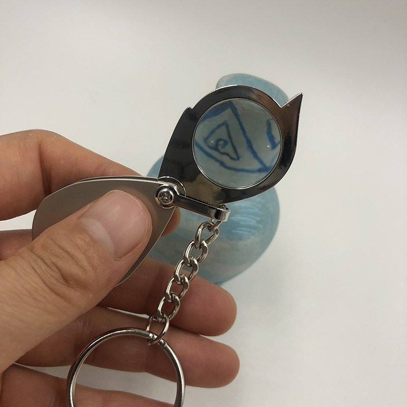 A 30mm diameter metal zinc alloy keychain can hold a portable magnifying glass with a 5x glass lens pic 10