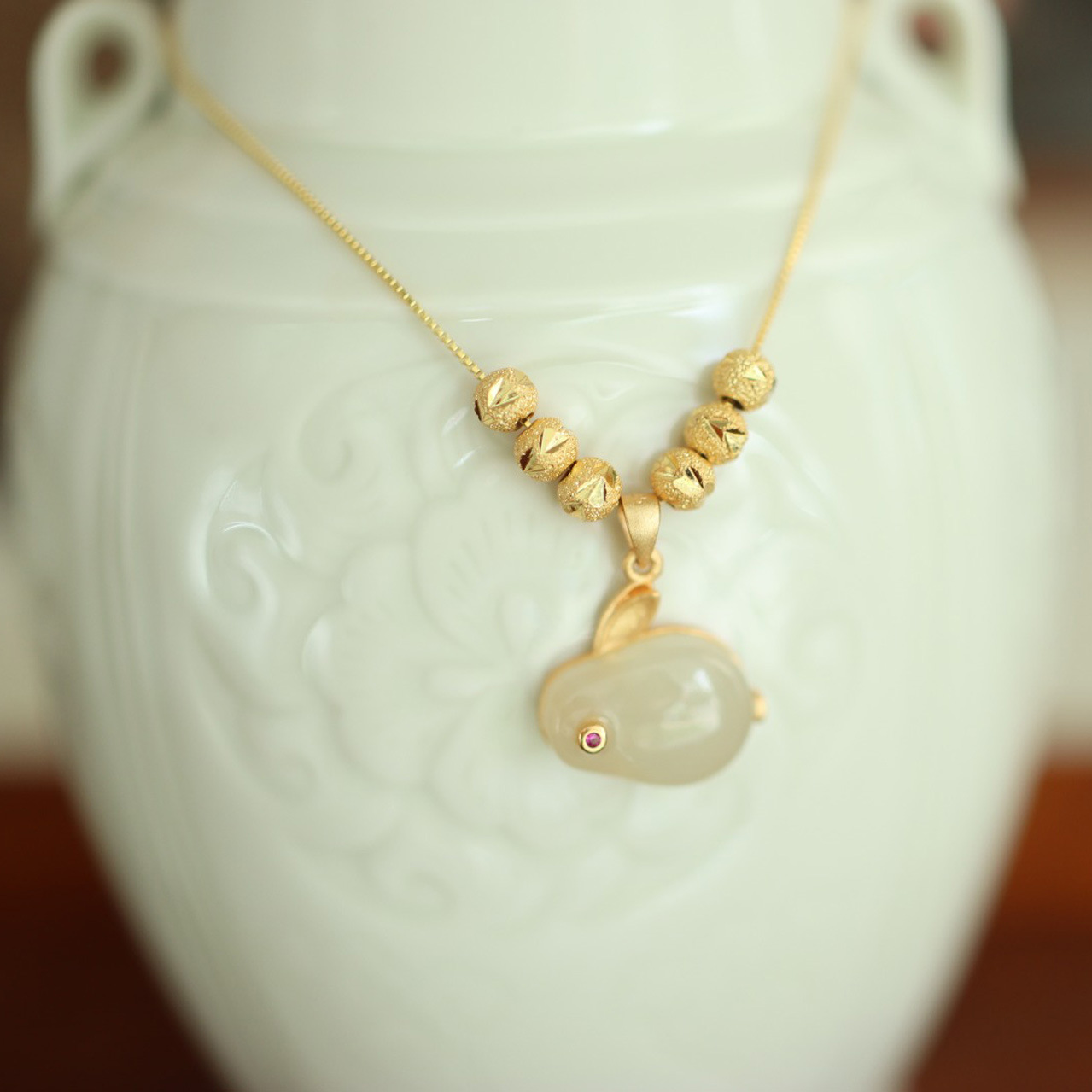 The rabbit of the same style as Douyin fell in love with the bracelet, agate and chalcedony Dingdang bracelet, beauty strip and half bracelet design of the jade rabbit pic 7