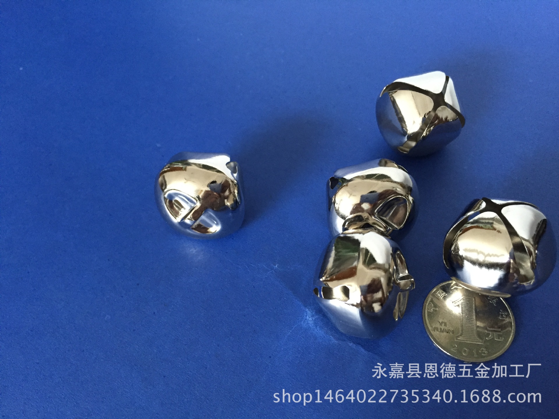 复古纯色电镀铜铃铛 一字开口宠物铃铛 圣诞节装饰用品 铜胚色铜材质 螺母固定 结实耐用详情3